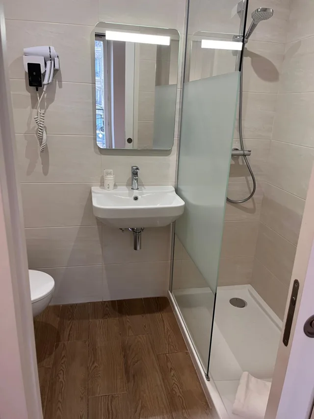غرفة قياسية بسريرين منفصلين، Hipotel Paris Voltaire Bastille 3/4