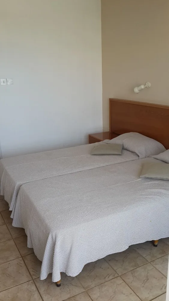 شقة بسريرين منفصلين بغرفتي نوم مع أريكة، Captain Karas Holiday Apartments 1/1