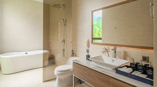 3 Bedrooms, Villa, Twin Beds, 2 King Beds, Beach Front, Private Pool، Rosa Alba Resort and Villas Tuy Hoa 5/5
