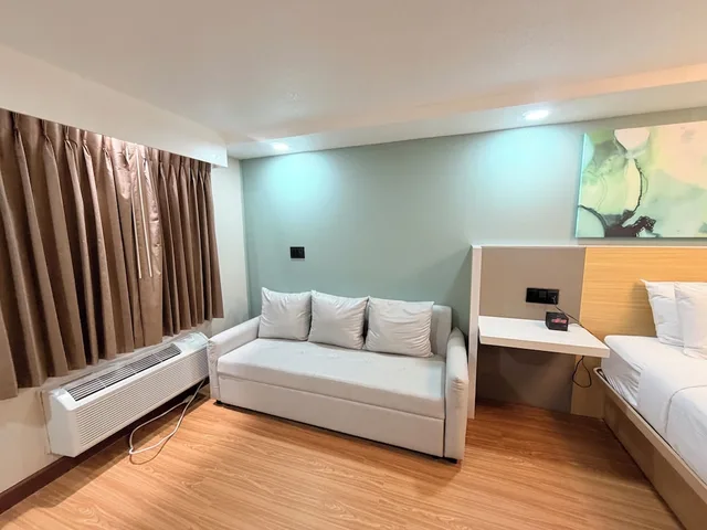 Deluxe, Suite, King Bed, Wyndham Garden Salina Conference Center 5/10