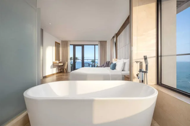 Grand, Ocean, Executive, King Bed, Queen Bed، Peninsula Hotel Danang 7/8