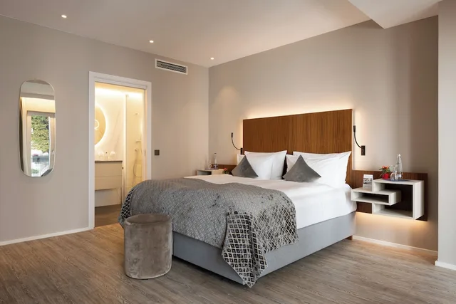 غرفة ديلوكس بسرير كينج بشرفة، Apartments Hotel Maximilian Munich 2/3