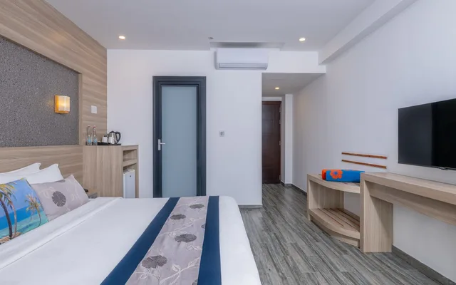 Super Deluxe Room Ocean-view with Balcony-Transfer Excluded، Kaani Grand Seaview 1/10