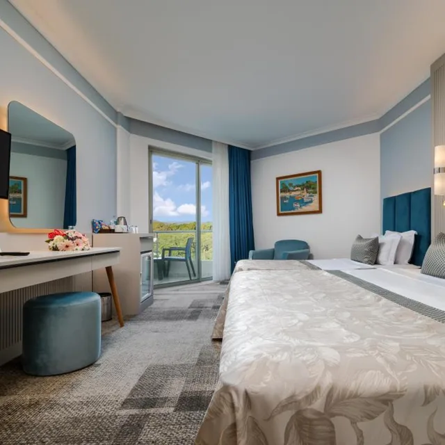 غرفة بسرير مزدوج أو سريرين منفصلين بإطلالة على الحديقة، Pine Beach Hotel 1/10