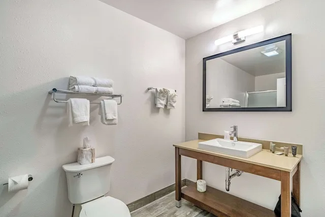 غرفة بسريرين كوين لذوي الإعاقة، Riverview Inn & Suites, Ascend Hotel Collection 7/9