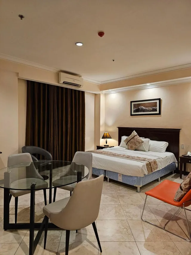 غرفة بسرير كينج، Valentino's Hotel 1/4