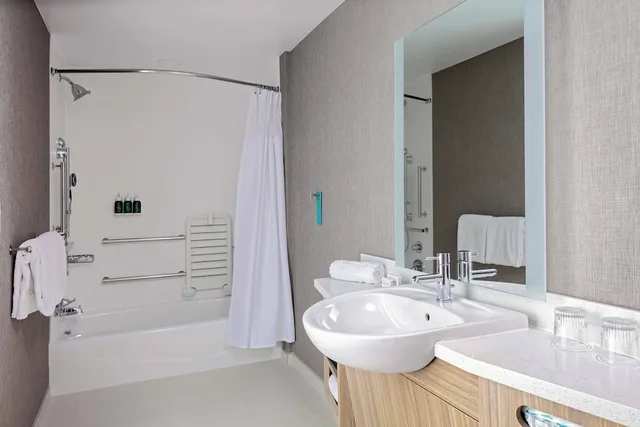 جناح بسرير كينج مع سرير سحّاب إضافي، SpringHill Suites by Marriott Kansas City Plaza 5/5