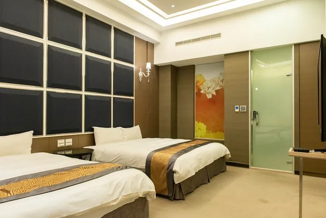 غرفة ديلوكس رباعية بسريرين مزدوجين بإطلالة على البحيرة، Renyi Lake Hotel 2/5
