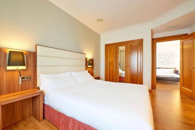 جناح جونيور، Hotel Vigo Los Galeones Affiliated By Melia 1/5