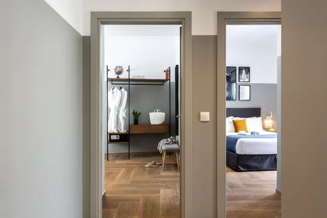 2 Bedrooms, Suite, 2 Queen Beds, Acropolis View, Sofa, Terrace، PLAY Theatrou Athens, a member of Brown Hotels 8/8