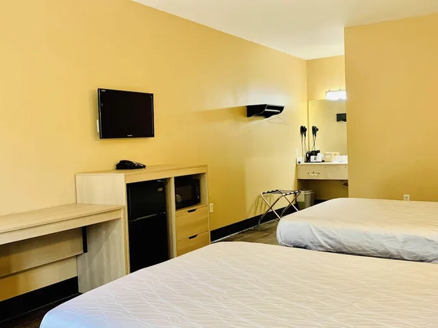 غرفة قياسية بسريرين كوين، Weston Inn Suites 2/4