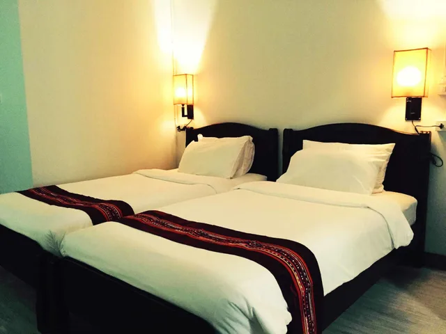 Family, Double and Twin Beds, 99 the Gallery Hotel 7/10