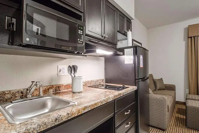 غرفة بسريرين كوين، Travelodge Suites by Wyndham Estevan 7/8