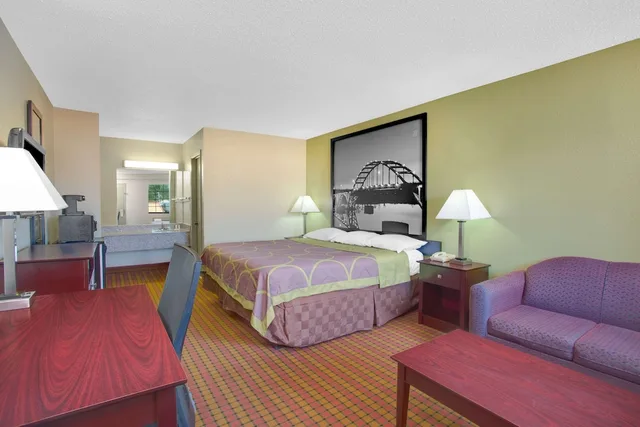 غرفة قياسية بسرير كينج، Super 8 By Wyndham Monticello Ar 3/7