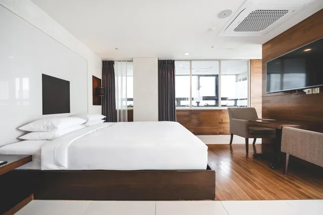 جناح تنفيذي بإطلالة على البحر، Sunset Hotel 1/10