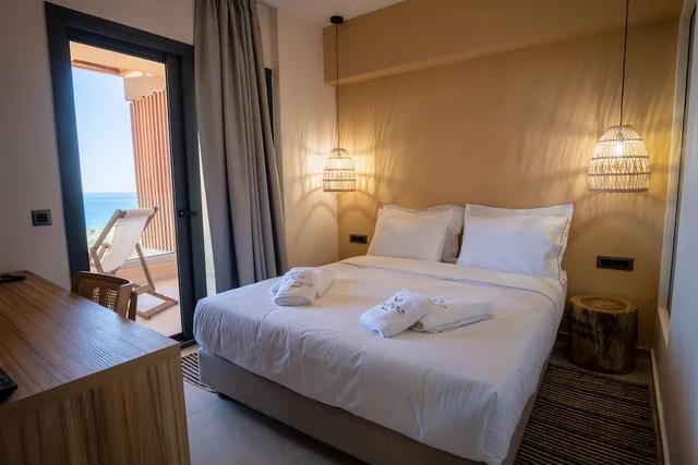 غرفة سوبيريور بسرير كوين بإطلالة على البحر بشرفة، The Nest Resort 1/5