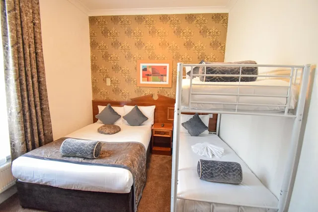 غرفة رباعية، Pembridge Palace Hotel 1/3