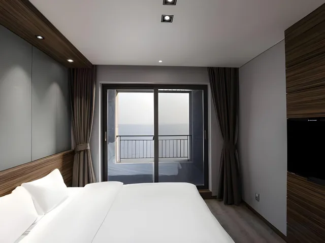غرفة ديلوكس بسرير كينج، Western Grace Hotel 2/3