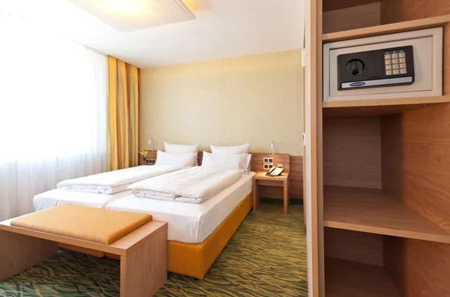 Standard, King Bed, Hotel Bildungsblick 2/7
