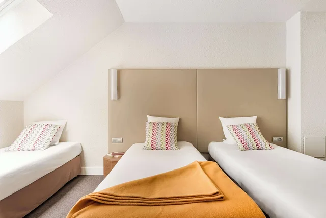 غرفة قياسية بثلاثة أسرّة، Hotel Campanile Geneve - Aeroport/Palexpo 1/7