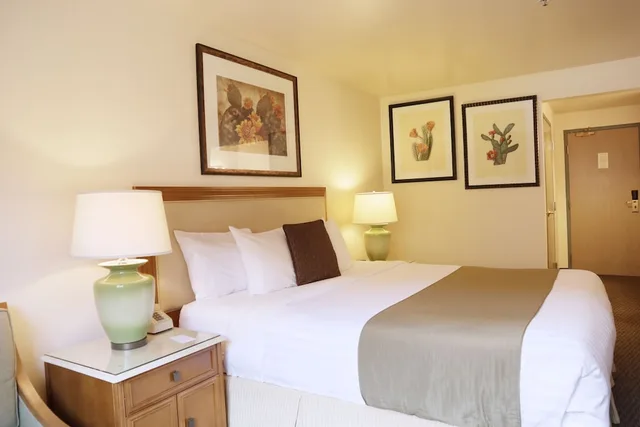 Room, 2 Double Beds, Cities Of Gold Casino 2/4