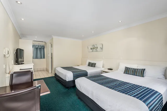 غرفة كبيرة بسريرين منفصلين، Comfort Inn Glenfield 1/8