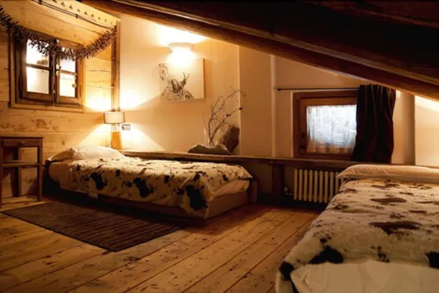 جناح سوبيريور بسرير مزدوج وسريرين منفصلين، Hotel Svizzero 2/3