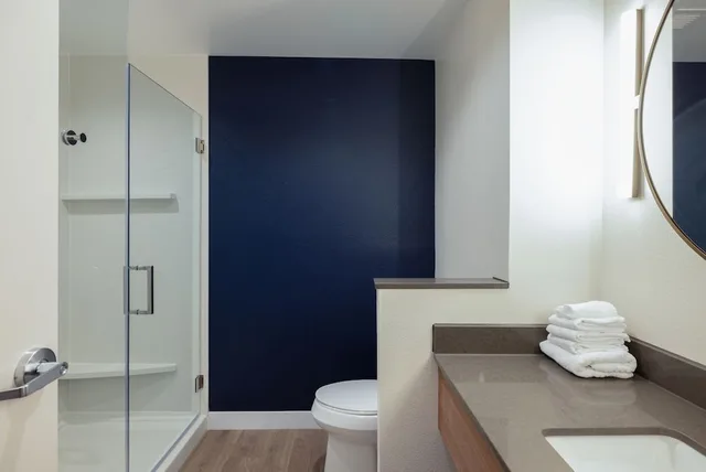 جناح تنفيذي بسرير كينج مع أريكة لذوي الإعاقة، Fairfield Inn & Suites Dayton Beavercreek 2/3