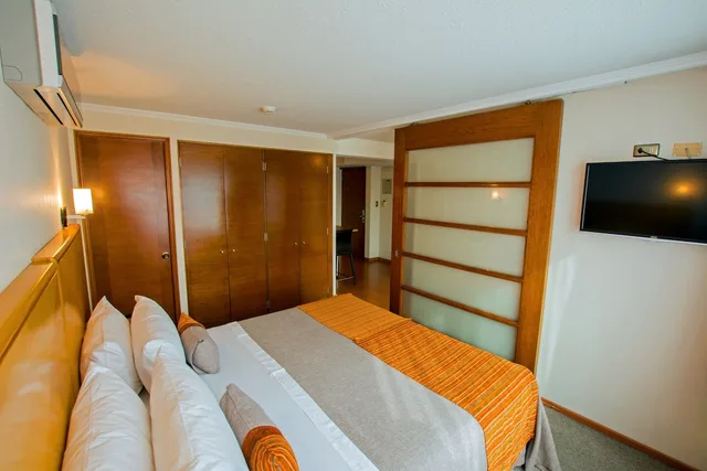 Room, Single, RQ Santiago 1/2