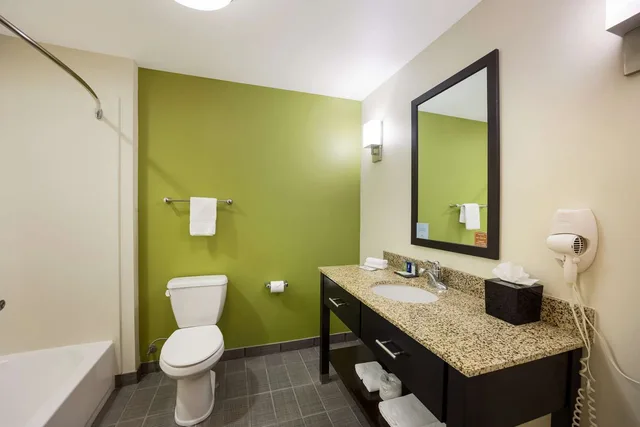 جناح بسرير كينج، Sleep Inn & Suites Colby 2/2