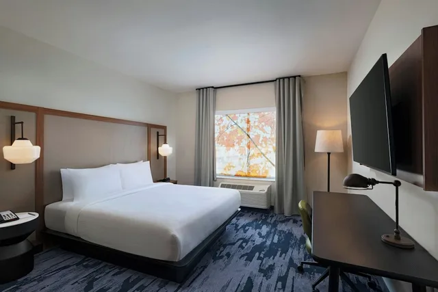 غرفة بسرير كينج بإطلالة على المدينة لذوي الإعاقة، Fairfield Inn & Suites Fort Worth Alliance Airport 1/5