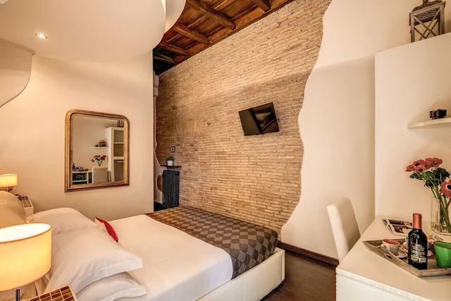 Deluxe, Double Bed, Tritone Top House 6/10