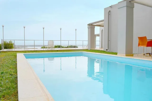 جناح بمسبح خاص، Kymi Palace 1/2