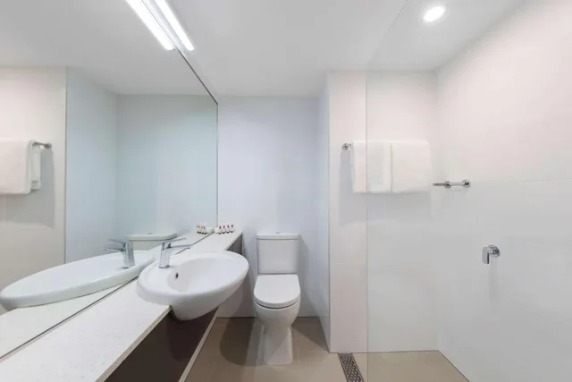 غرفة ثلاثية بسرير فردي، Travelodge Hotel Sydney Airport 6/6