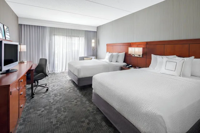 1 Bedroom, Suite, Courtyard Pittsburgh Airport 1/2