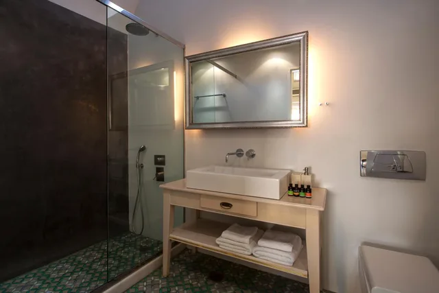 Honeymoon, Double Bed, Caldera View، Remezzo Villas 4/6