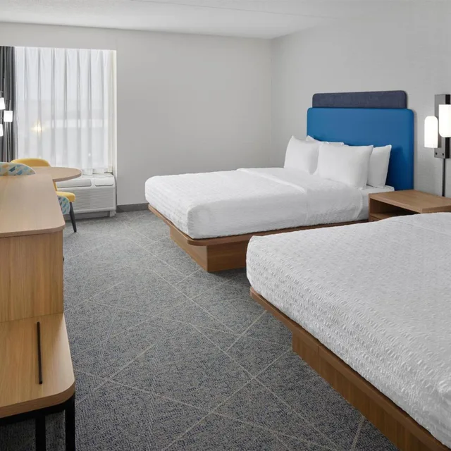 غرفة بسرير كينج وسريرين كوين لذوي الإعاقة، Hampton Inn Chicago Carol Stream 2/4