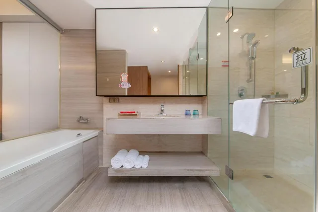 Deluxe, Suite, King Bed, Ramada Plaza by Wyndham Shenzhen North 3/4