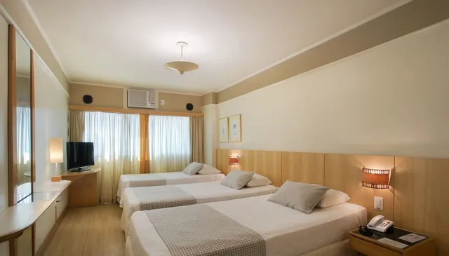 غرفة فاخرة بسرير كينج بحوض استحمام، Mirasol Copacabana Hotel 1/10