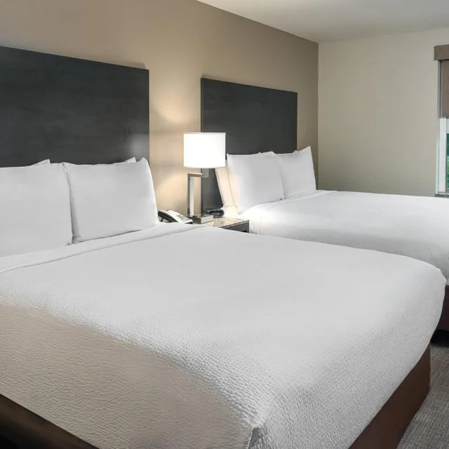 غرفة رباعية بسريرين كوين، Coral Pointe Sarasota, an Ascend Collection Hotel 1/1