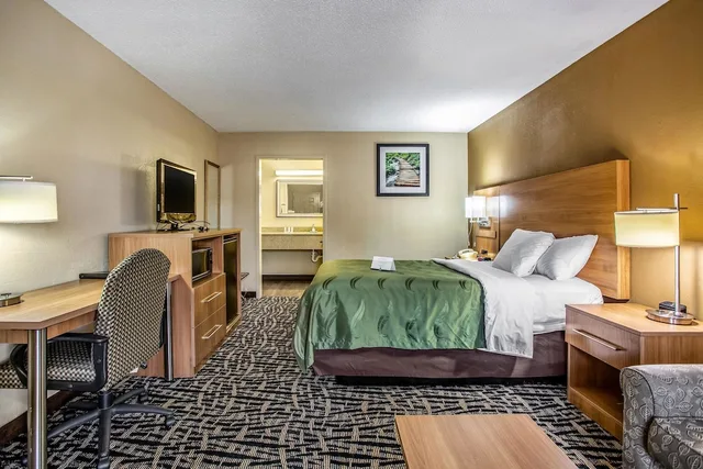 غرفة قياسية بسرير كوين، Quality Inn Bowling Green South 3/10