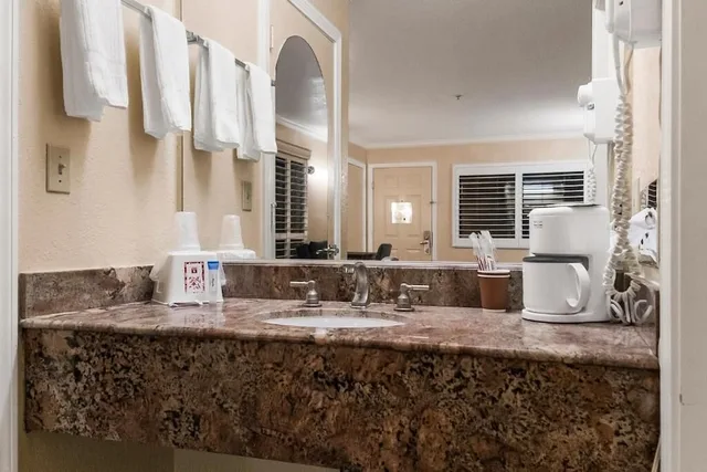 غرفة قياسية بسريرين كوين، Country Inn Sonora 9/9