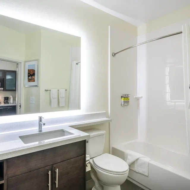 غرفة بسرير كينج لذوي الإعاقة، Candlewood Suites Nashville - Franklin 5/9