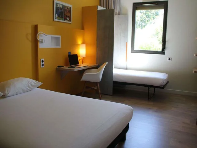 Room, Multiple Beds, Accessible, ibis budget Rennes Route de Lorient 1/1