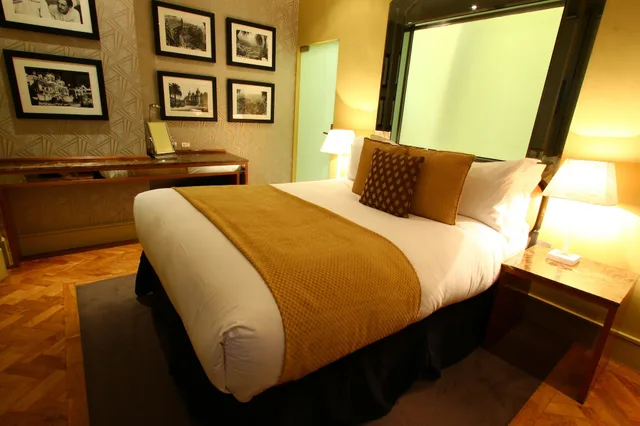 غرفة سوبيريور بسرير مزدوج، Le Monde Hotel 1/7