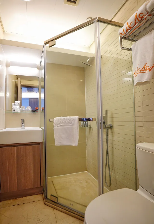 Deluxe, Queen Bed, Mia Casa Hotel 2/2