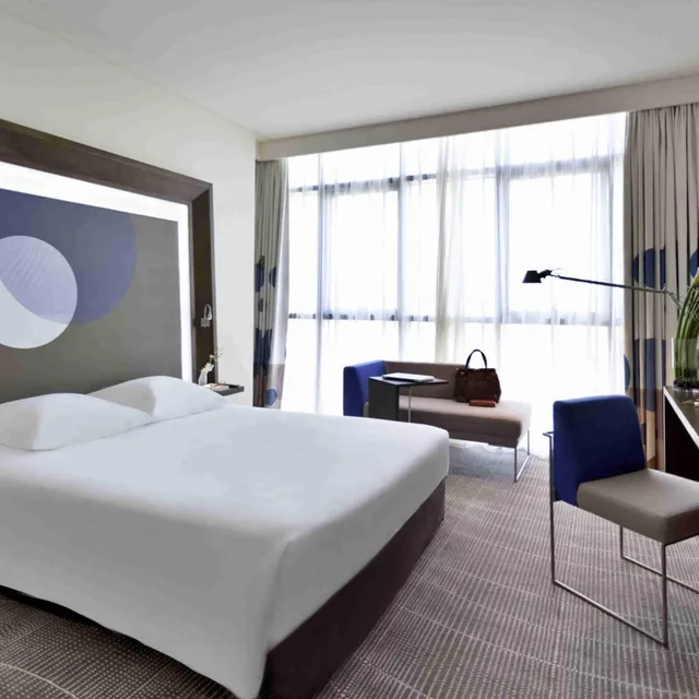 غرفة سوبيريور بسرير كينج، Novotel Abu Dhabi Gate 3/10