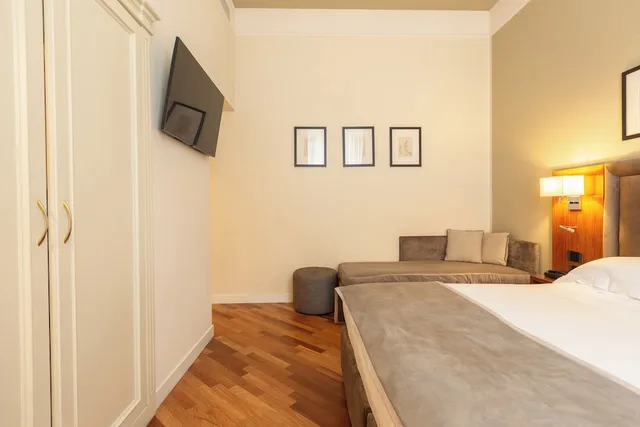غرفة ديلوكس ثلاثية بثلاثة أسرّة، Embassy Hotel Florence 1/3