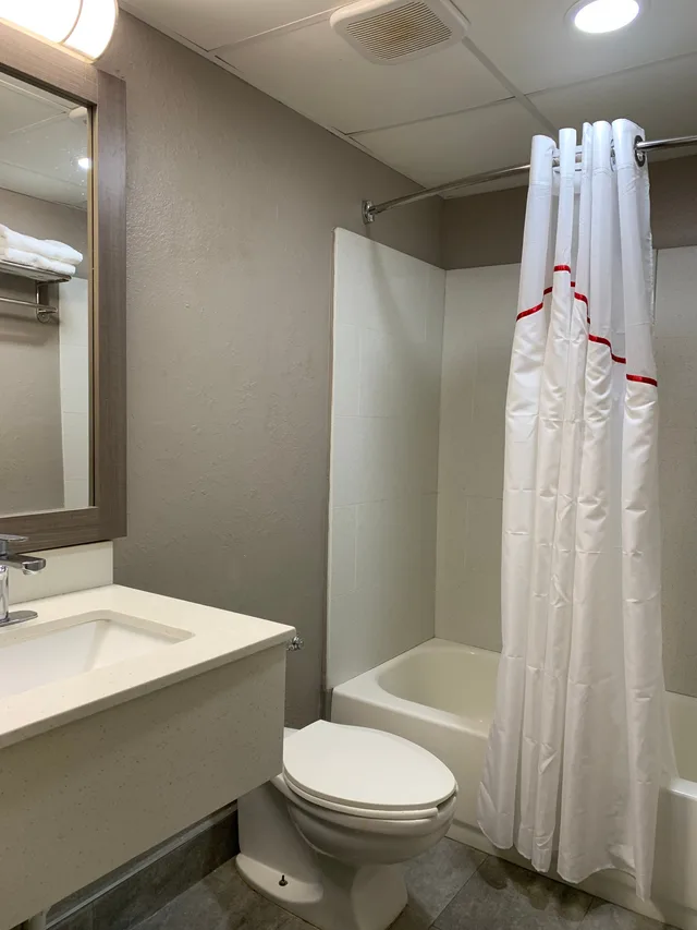 غرفة سوبيريور بسرير مزدوج، Red Roof Inn Niagara Falls 3/3
