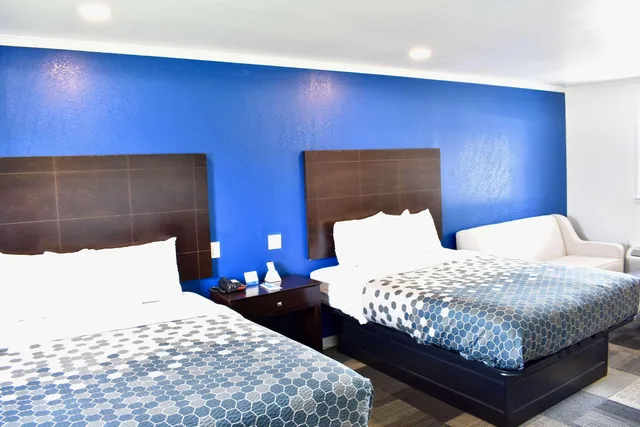 غرفة بسريرين كوين للمدخنين، Rodeway Inn Swainsboro GA 1/4